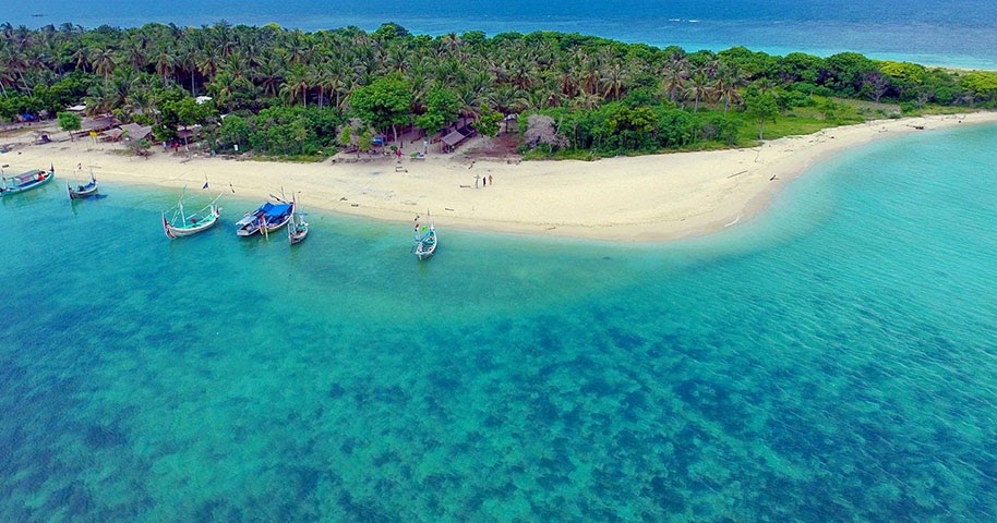Pantai barat gili ketapang